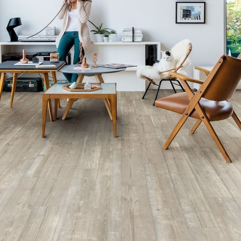 Full plank view of Quick-Step Alpha Bloom Morning Mist Pine vinyl flooring showing light grey pine effect