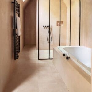 Modern bathroom with Quick-Step Alpha Oro Coral Rock vinyl flooring