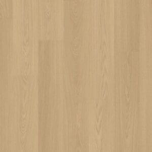 Full plank view of Quick-Step Capture Beige Varnished Oak laminate flooring showing natural oak pattern