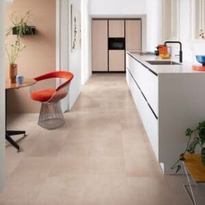 Modern kitchen with Quick-Step Alpha Oro Coral Rock vinyl flooring