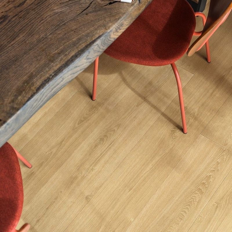Quick-Step Capture Brushed Oak Warm Natural laminate flooring in a modern living room with dark walls